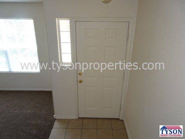 Building Photo - 657 Sunny Meadows Dr NE