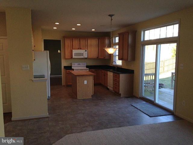 Building Photo - 72 Maddex Farm Dr