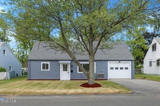 Building Photo - 789 Troy-Schenectady Rd