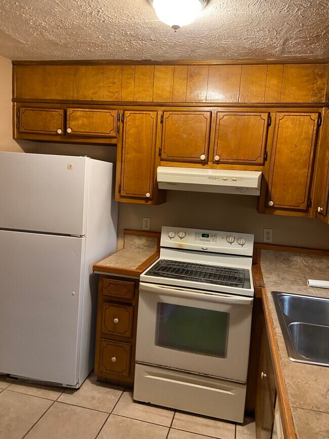 Building Photo - 2367 Cragstone Ct