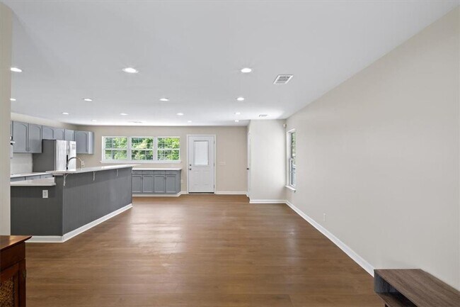 Foto del edificio - 103 Farmington Dr