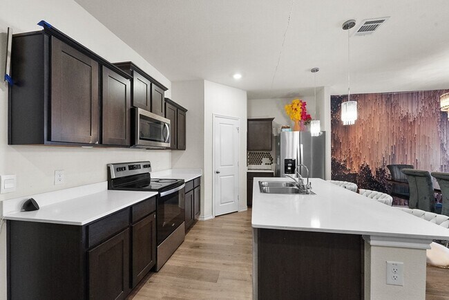 Foto del edificio - 205 FieldTrail Ln