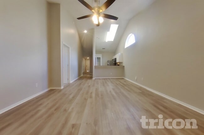 Foto del edificio - 1623 Chatham Cir