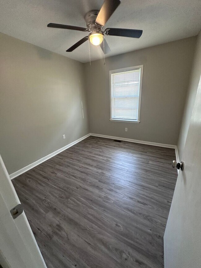 Foto del edificio - 7043 Forest Park Blvd
