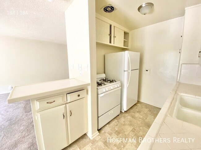 Foto del edificio - 3337 Mentone Ave