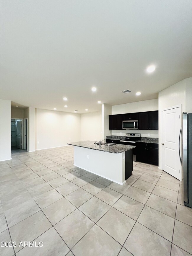 Building Photo - 24368 W Albeniz Pl