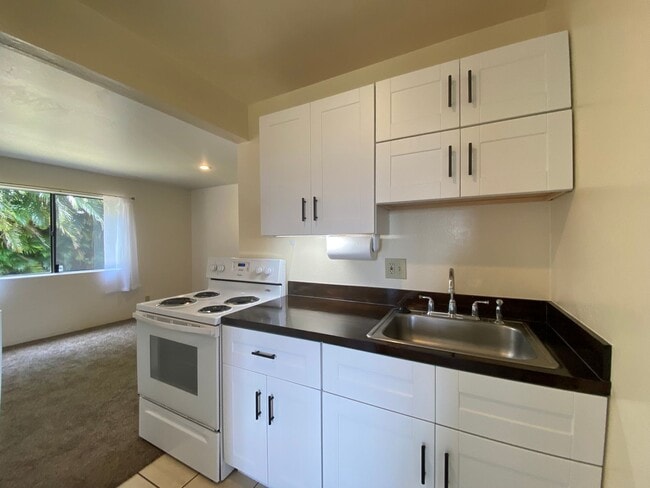 Building Photo - Unfurnished 2 bedroom. 1 bath downstairs u...