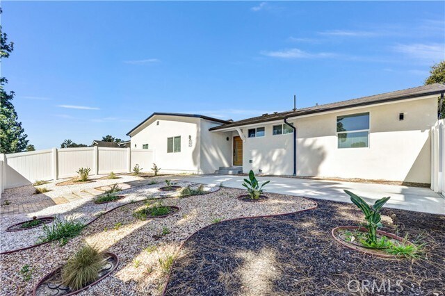 Building Photo - 18225 Chatsworth St