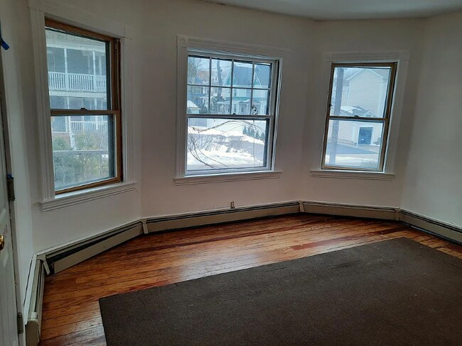Building Photo - 126 Welles St