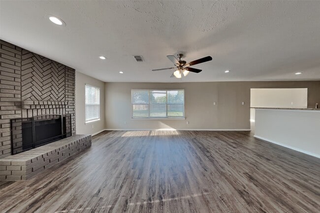 Foto del edificio - 4223 Shady Village Ct