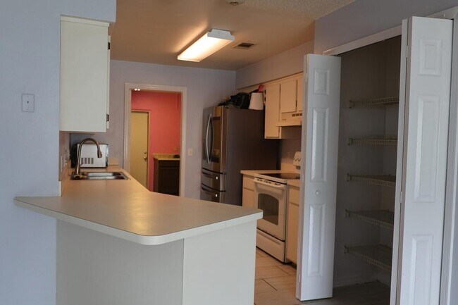 Building Photo - 5095 Patricia St