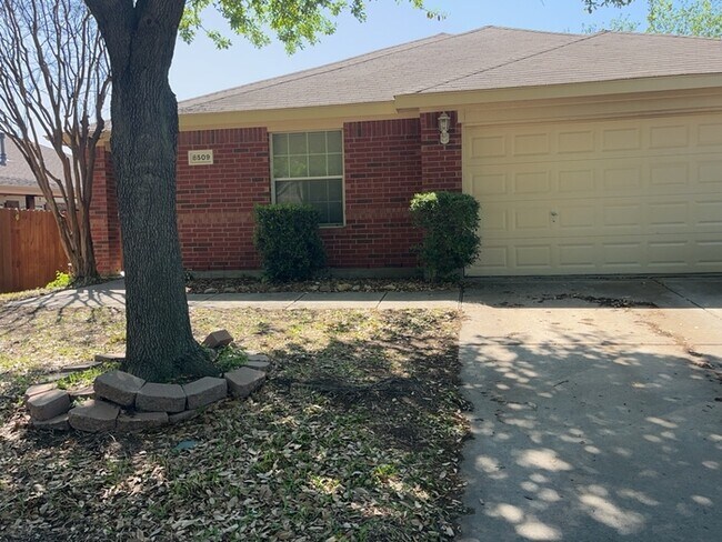 Eagle Mountain Isd! Chisolm Ridge Elementa... - Eagle Mountain Isd! Chisolm Ridge Elementa... House