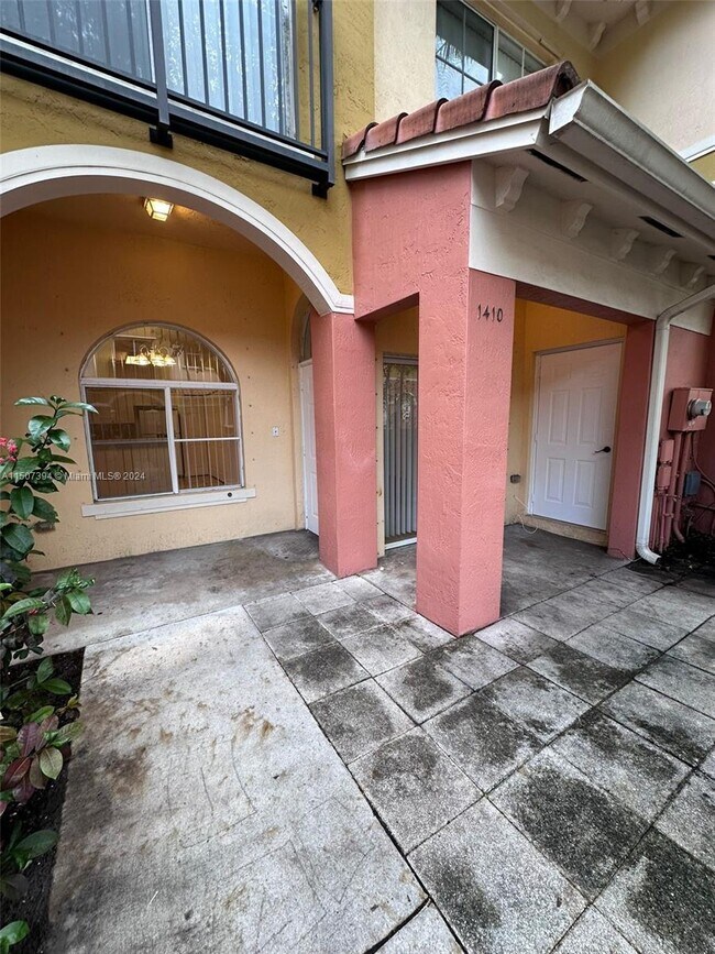 Building Photo - 1410 S Santa Catalina Cir