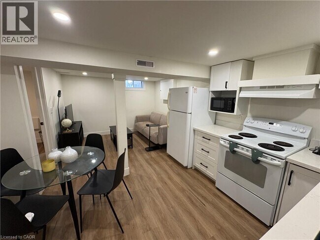 Photo du bâtiment - 174 East Avenue N