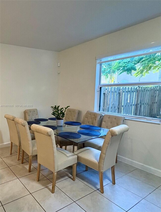 Foto del edificio - 1020 SE 26th Ter