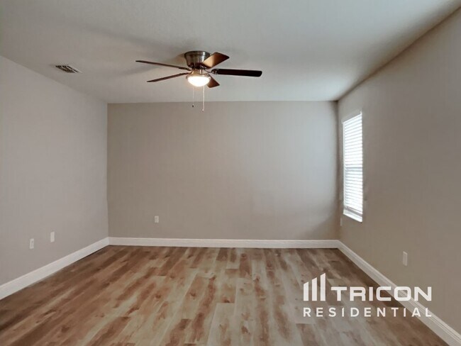 Building Photo - 7105 Feather Wood Drive Ruskin FL