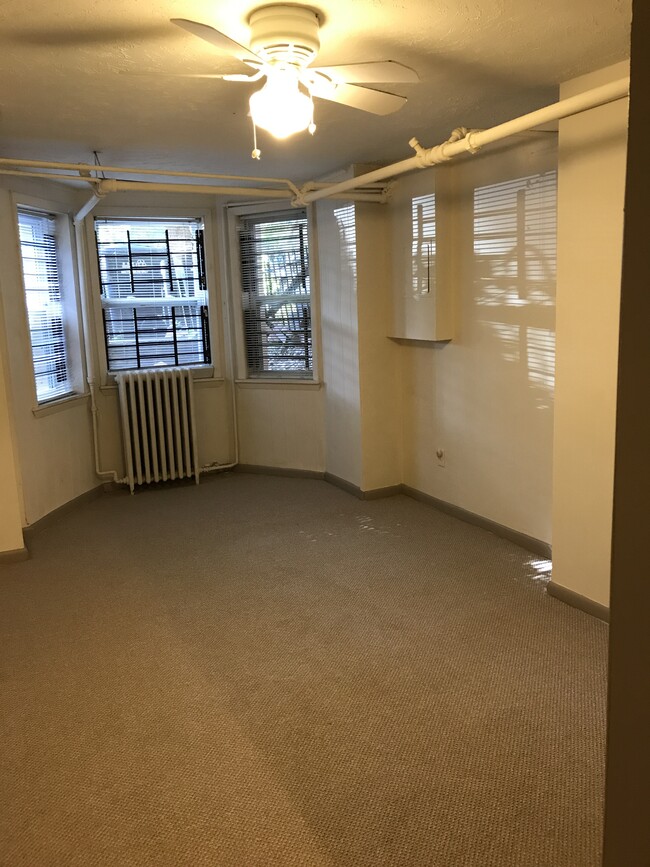 Building Photo - 1505 Vermont Ave NW