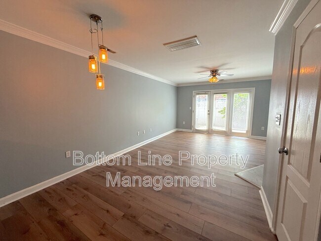 Foto del edificio - 1218 Green Oaks Ln