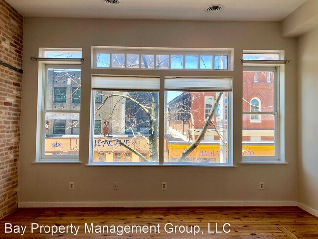 Building Photo - 1037 Light St