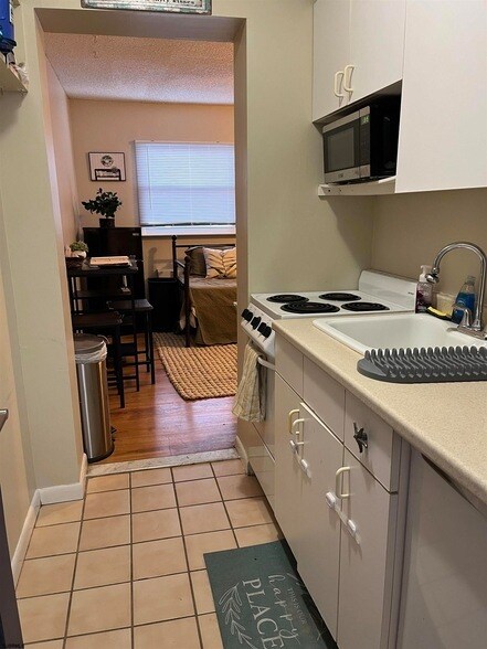 Foto del edificio - 111 S Dudley Ave