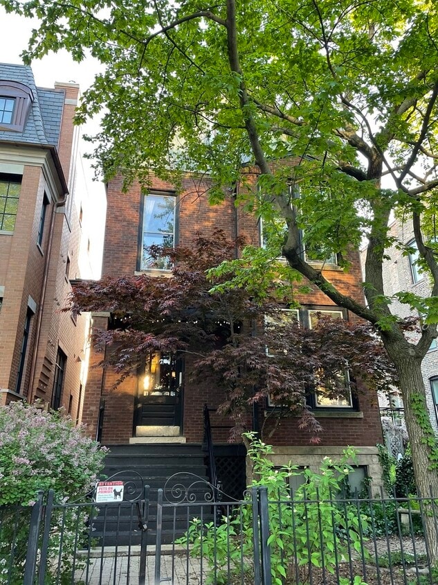 Primary Photo - 2628 N Burling St