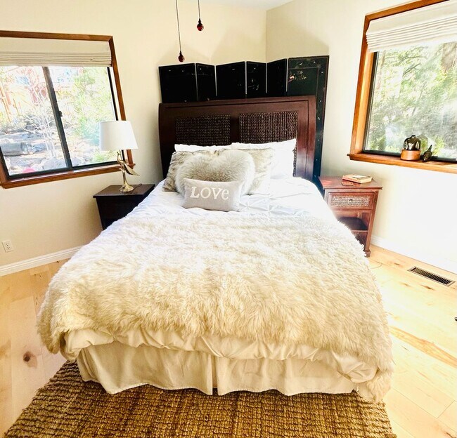 Foto del edificio - Stunning Fully Furnished A-Frame Mountain Retreat on Private Road – Fully Remodeled, Loft + Offic...