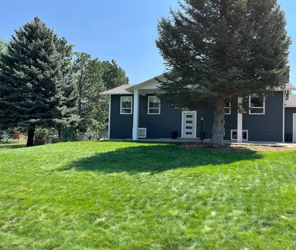 Primary Photo - 3902 Wonderland Dr