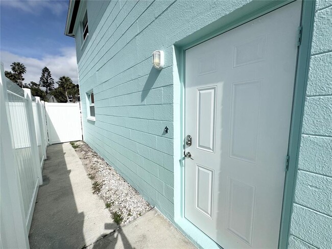 Building Photo - 117 140th Ave E