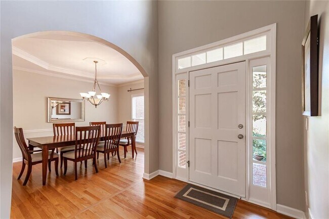 Foto del edificio - 651 Briarleigh Way