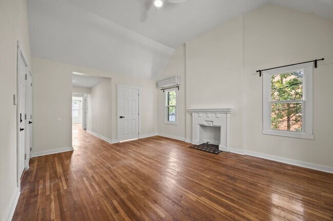 Foto del edificio - 1383 Eastview Ave