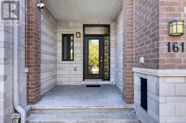 Photo du bâtiment - 161 Mattingly Way