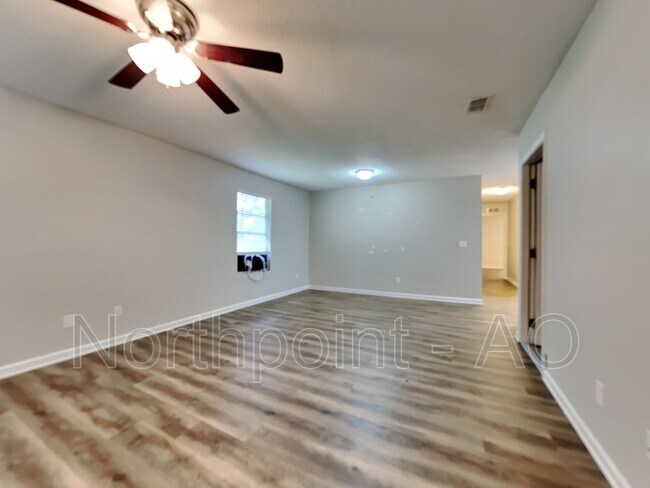 Foto del edificio - 4580 Hudnall Rd