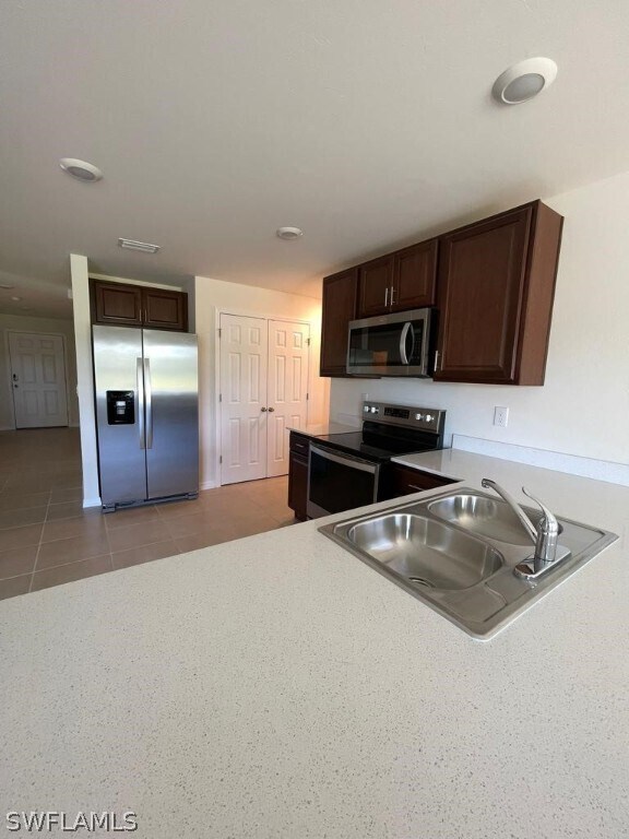 Foto del edificio - 9018 S Castle Cir