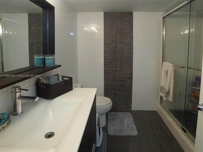 Foto del edificio - 4560 NW 107th Ave