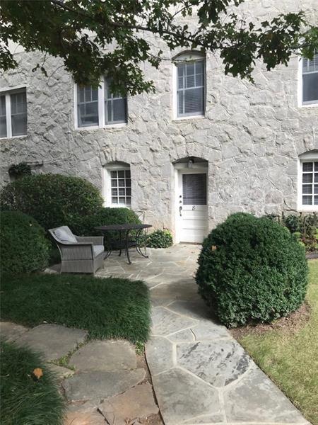 Building Photo - 2544 Peachtree Rd NW