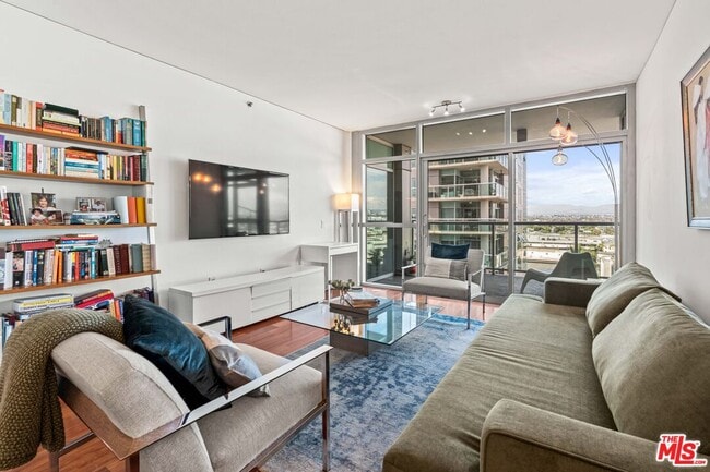 Foto del edificio - 13650 Marina Pointe Dr