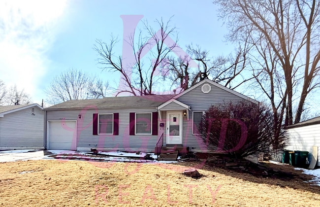 Photo - 3BR Home for Rent | Hardwood Floors | Garage