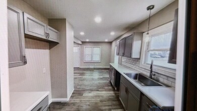 Building Photo - 2347 Bucklew Dr