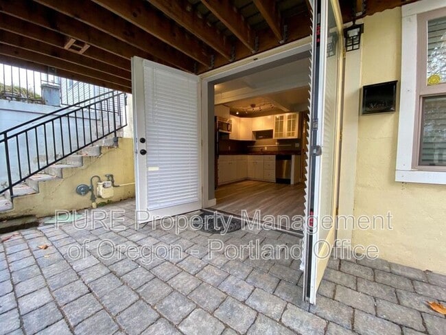 Building Photo - 22 S Meade St