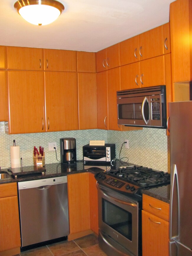 Kitchen - 130 Spruce St