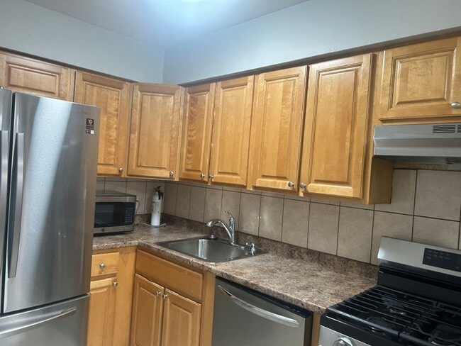 Building Photo - Furnished 3 Bedorom House for Rent