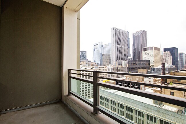 Foto del edificio - 130 N Garland Ct