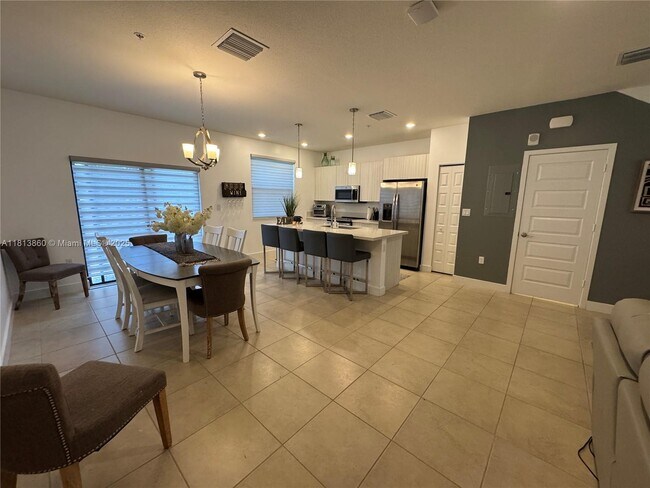 Foto del edificio - 10419 NW 82nd St