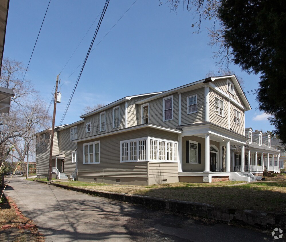 1458 Dauphin St, Mobile, AL 36604 Apartments in Mobile, AL