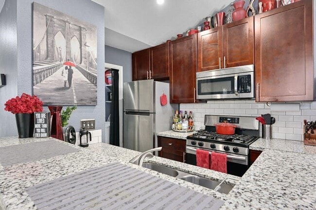 Foto del edificio - 16113 Fitchburg Cir
