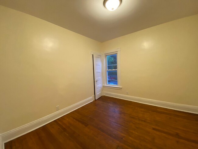 Building Photo - 1417 Neilson St