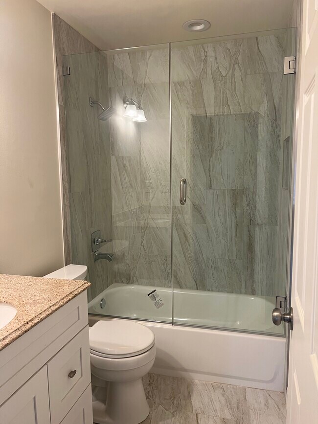 1400 Stonewall Way, Lyndon, KY 40242 House Rental in Lyndon, KY