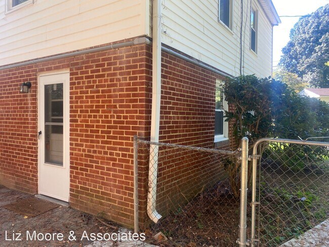 Foto del edificio - 1 br, 1 bath House - 127 Davis Drive