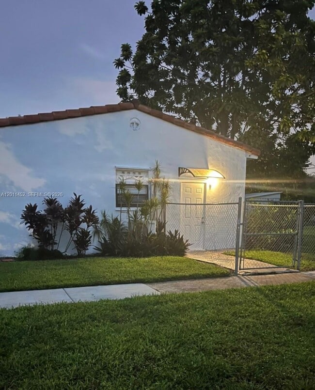 Building Photo - 1170 Plover Ave