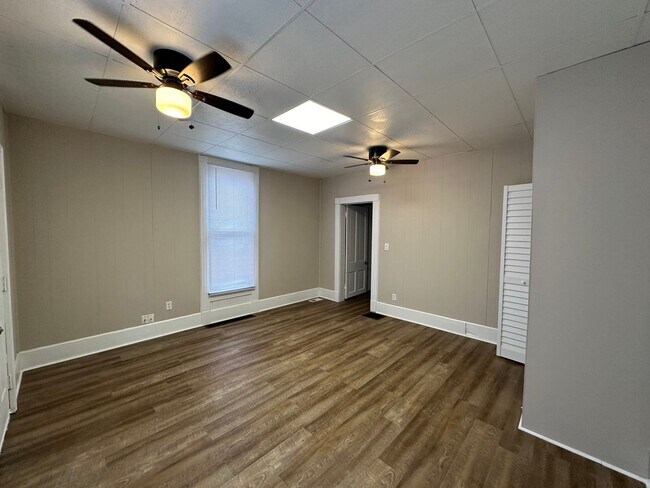 Foto del edificio - Recently Renovated 3BR/1BA Home in New Albany!